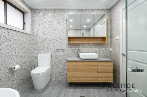 Property photo of 7 Whitlam Avenue Edensor Park NSW 2176