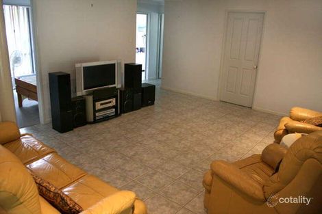 Property photo of 1 Echidna Court Gooburrum QLD 4670