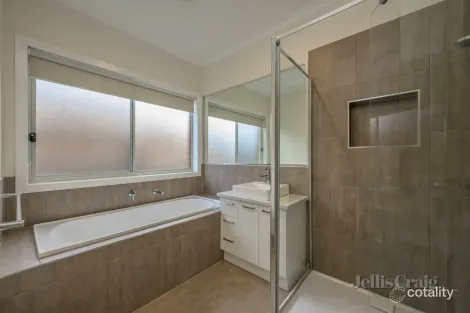 Property photo of 27 Manooka Road Brookfield VIC 3338