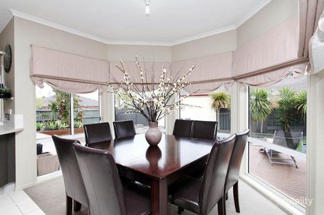 Property photo of 6 Hele Close Caroline Springs VIC 3023