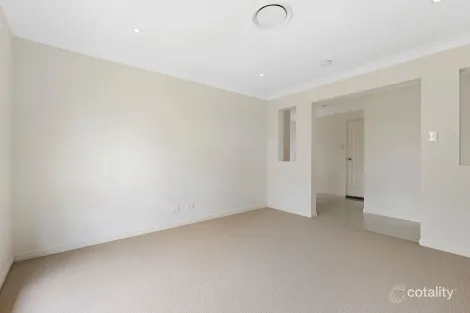 Property photo of 7 Knightsbridge Street Oxley QLD 4075