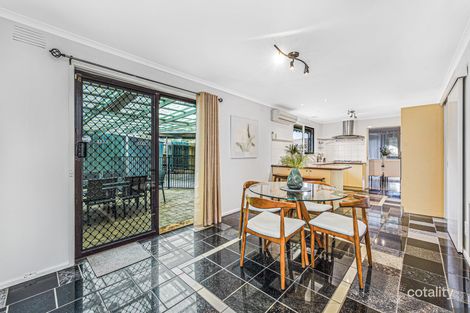 Property photo of 9 Hamilton Close Endeavour Hills VIC 3802