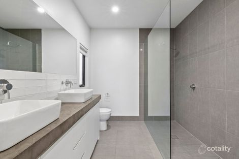 Property photo of 5 Chaucer Street Hamlyn Heights VIC 3215