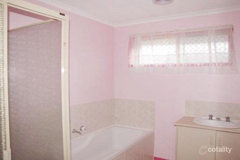 Property photo of 11 Lawry Place Meadow Heights VIC 3048