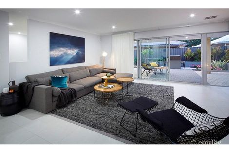 Property photo of 13 Kingshurst Chase Haynes WA 6112