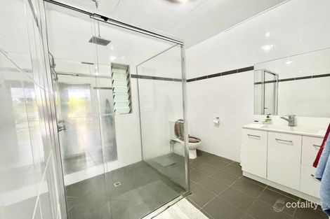Property photo of 21 Martin Street Bororen QLD 4678