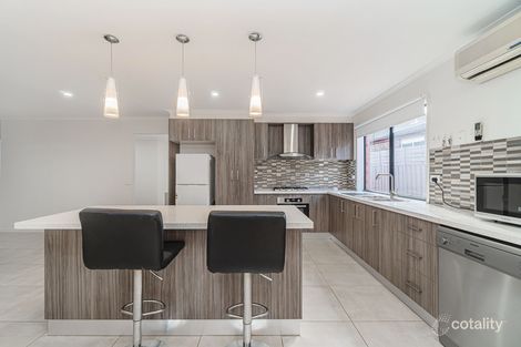 Property photo of 21 Kirwan Avenue Roxburgh Park VIC 3064