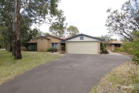 Property photo of 11 Wolfe Road Oakford WA 6121