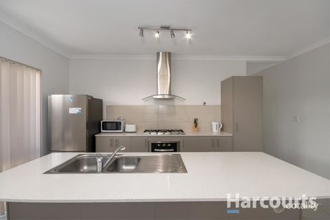 16 Daybreak St, Eglinton, WA 6034