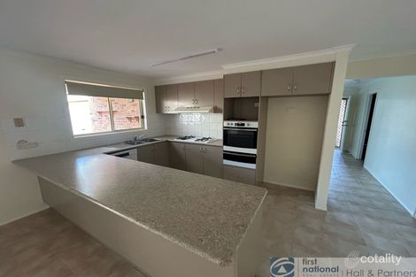 Property photo of 37 Storey Drive Pakenham VIC 3810