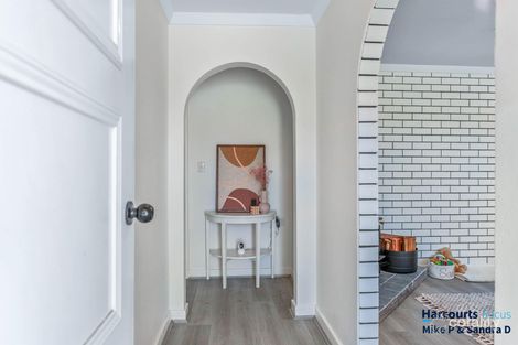 Property photo of 2/12 Opal Place Riverton WA 6148