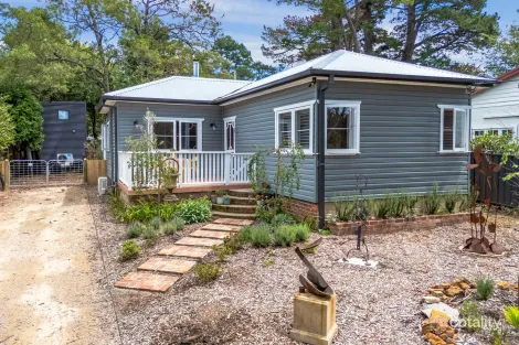 15 Arcadia Rd, Blackheath, NSW 2785