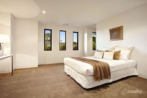 Property photo of 33A Eumeralla Road Caulfield South VIC 3162