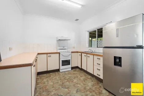 Property photo of 27 Ramsey Drive Kanimbla QLD 4870