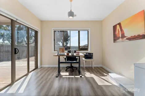 Property photo of 35 Fairhaven Avenue Beveridge VIC 3753