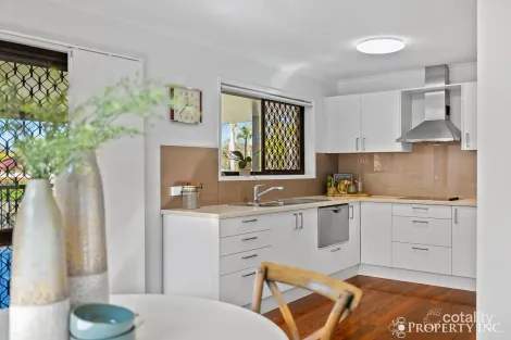 20 Holder St, Wishart, QLD 4122