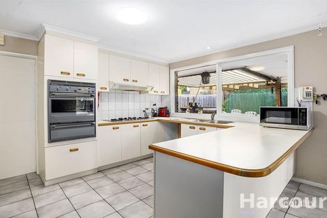 Property photo of 21 Cairn Curren Close Rowville VIC 3178
