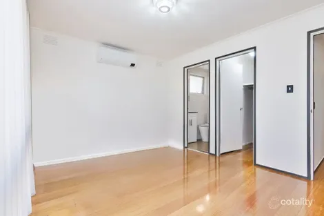 Property photo of 2 Granton Close Keysborough VIC 3173