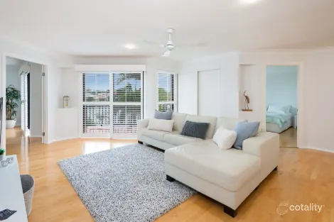 Property photo of 18 Eastpark Waters Helensvale QLD 4212