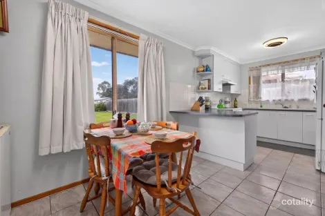 Property photo of 3 Hind Place Heyfield VIC 3858