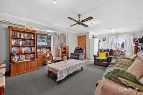 Property photo of 3 Hind Place Heyfield VIC 3858