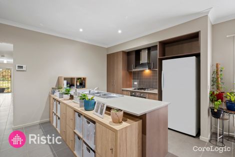 Property photo of 17 Niccoli Parkway Mernda VIC 3754