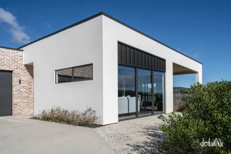 Property photo of 23 Beachcomber Place Lulworth TAS 7252