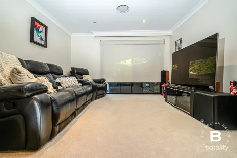Property photo of 11 Silky Oak Drive Brookwater QLD 4300