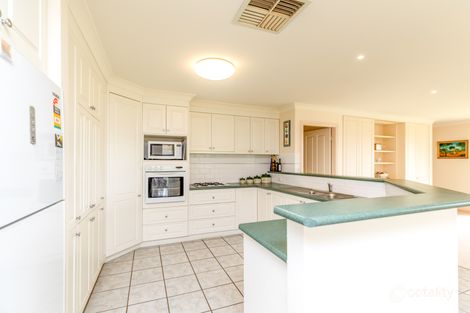 Property photo of 9 Lakehaven Drive Lake Albert NSW 2650