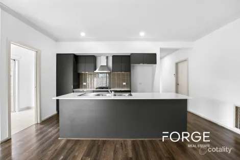 Property photo of 7 Mulloway Drive Point Cook VIC 3030