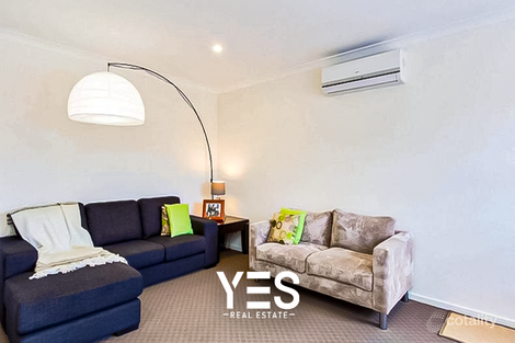 Property photo of 11 Hawkshead Place Cranbourne North VIC 3977