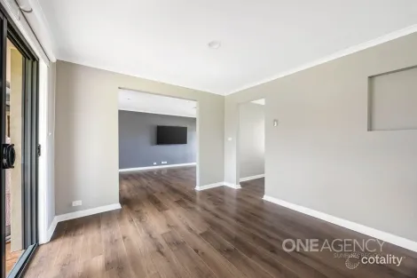 Property photo of 2 Charter Road East Sunbury VIC 3429