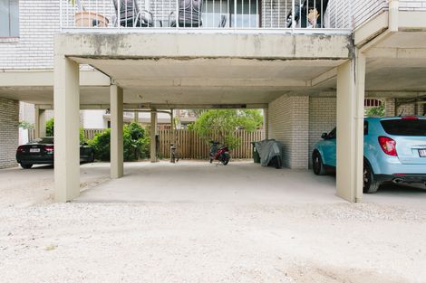 Property photo of 1/4 Baker Avenue Labrador QLD 4215