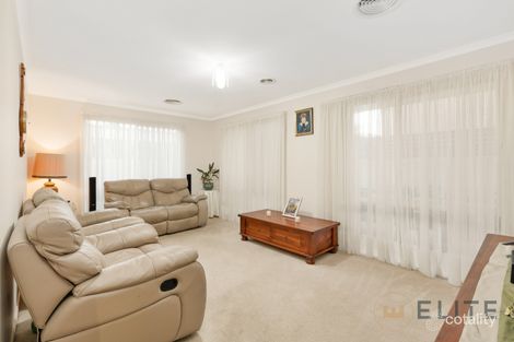 Property photo of 18 Blake Street Berwick VIC 3806