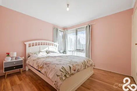 Property photo of 16 Royston Close Mill Park VIC 3082