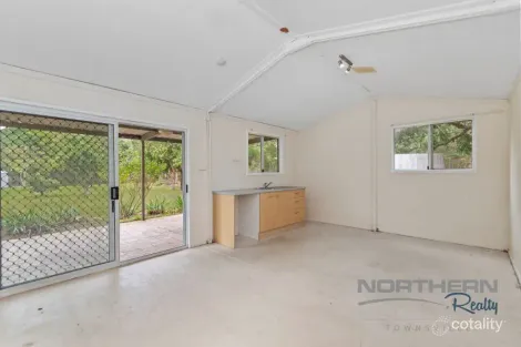 Property photo of 8 Lorne Court Bluewater QLD 4818