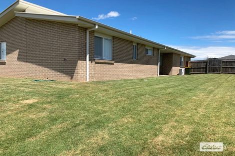 19 Tanna Dr, Rosenthal Heights, QLD 4370