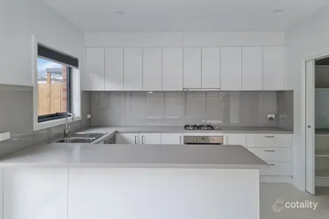 Property photo of 2/30-32 West Fyans Street Newtown VIC 3220