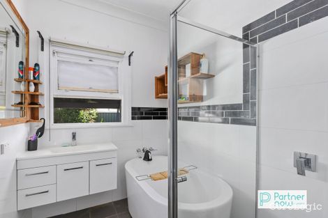 Property photo of 42 Robert Street South Tamworth NSW 2340