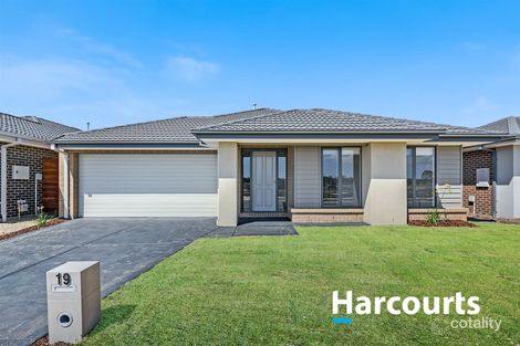 Property photo of 19 Kingscliff Avenue Clyde VIC 3978