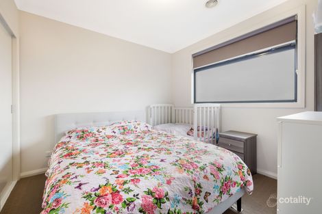 Property photo of 2/40 Pyalong Crescent Dallas VIC 3047