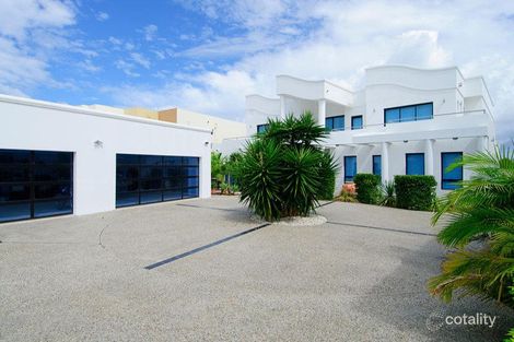 Property photo of 40 Brittanic Crescent Paradise Point QLD 4216