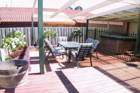 10 Constance Cl, Lysterfield, VIC 3156