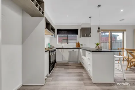 Property photo of 15 Sunnyvale Rise Truganina VIC 3029
