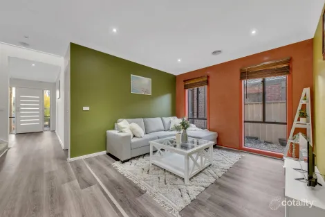 Property photo of 15 Sunnyvale Rise Truganina VIC 3029