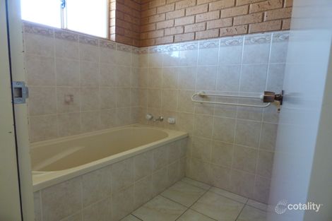 2/138 Merrigal St, Griffith, NSW 2680