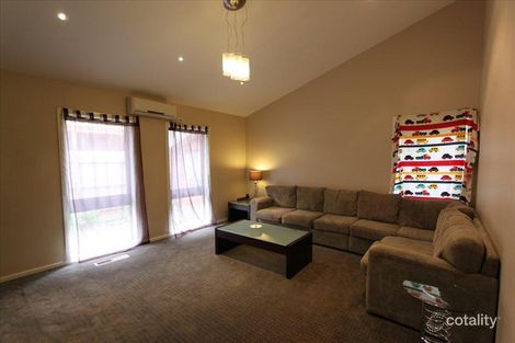 Property photo of 7 Gretal Court Taylors Lakes VIC 3038