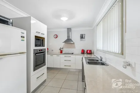 Property photo of 1/4 Huntly Close Tuncurry NSW 2428