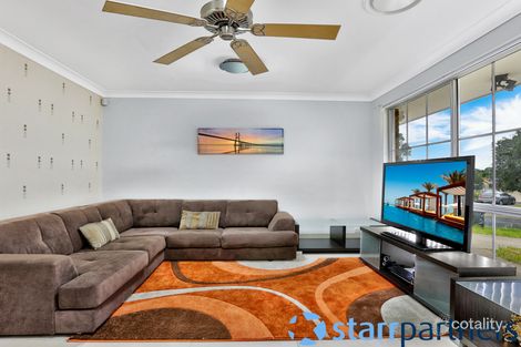 Property photo of 3 Siward Place Rosemeadow NSW 2560