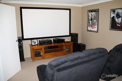 Property photo of 19 Litchfield Crescent Carramar WA 6031